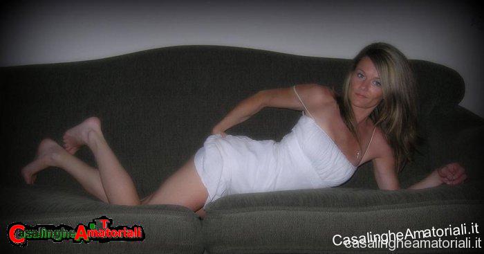 foto segrete di mia moglie intimo bianco culo aperto