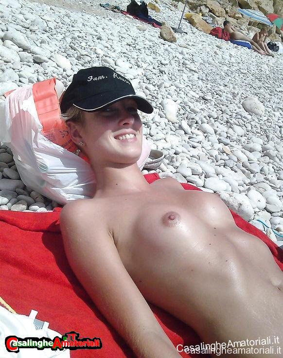 foto porno casalinga amatoriale svizzera culo figa tette inculata