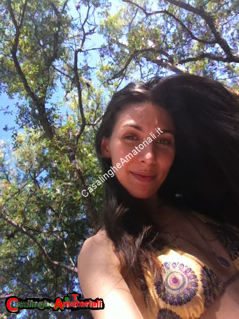 figa mora selfie nel bosco